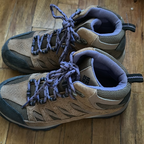 Columbia waterproof hiking boots - Picture 2 of 6